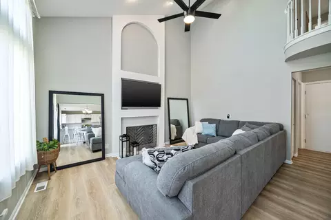 Living - 414 Summersweet Ln, Bartlett, IL 60103 photo 2 of 3