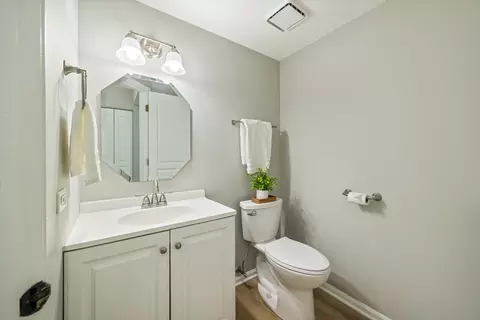 Bath - 414 Summersweet Ln, Bartlett, IL 60103 photo 1 of 4