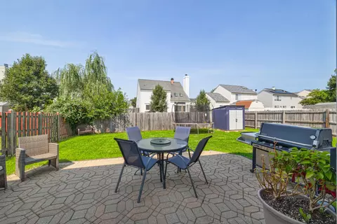 Exterior - 414 Summersweet Ln, Bartlett, IL 60103 photo 3 of 6