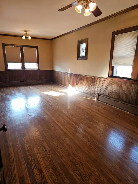 Living - 2914 Maple Ave, Berwyn, IL 60402 photo 10 of 11