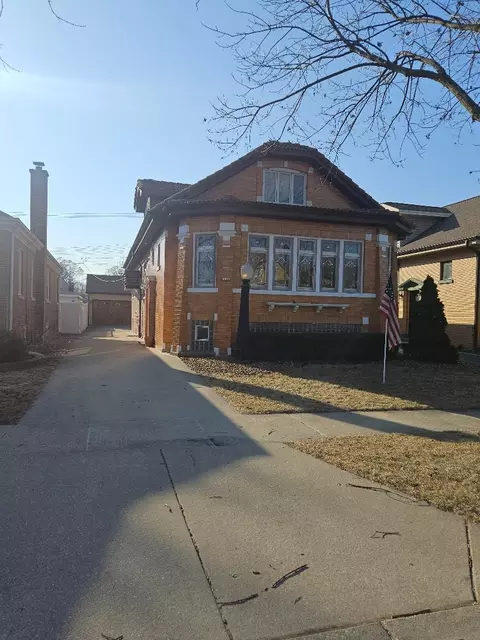 Exterior - 2914 Maple Ave, Berwyn, IL 60402 photo 2 of 8