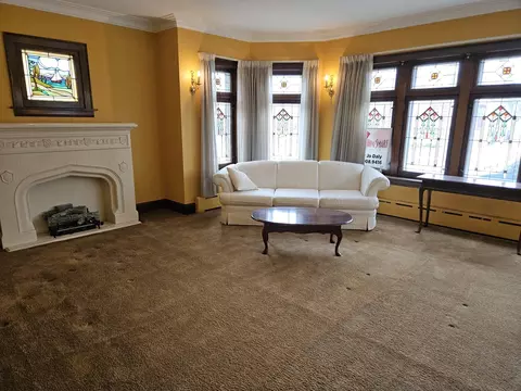 Living - 2914 Maple Ave, Berwyn, IL 60402 photo 6 of 11