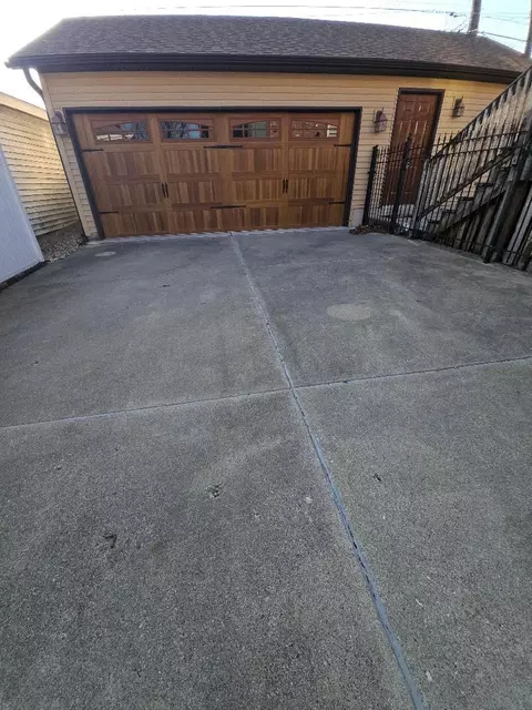 Exterior - 2914 Maple Ave, Berwyn, IL 60402 photo 8 of 8