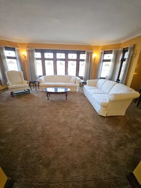 Living - 2914 Maple Ave, Berwyn, IL 60402 photo 8 of 11