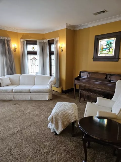 Living - 2914 Maple Ave, Berwyn, IL 60402 photo 2 of 11