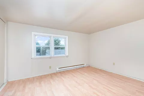 Bedroom - 1906 Cora St, Crest Hill, IL 60403 photo 3 of 4