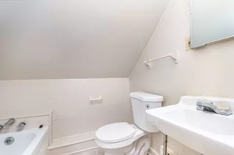 Bath - 1906 Cora St, Crest Hill, IL 60403 photo 2 of 2