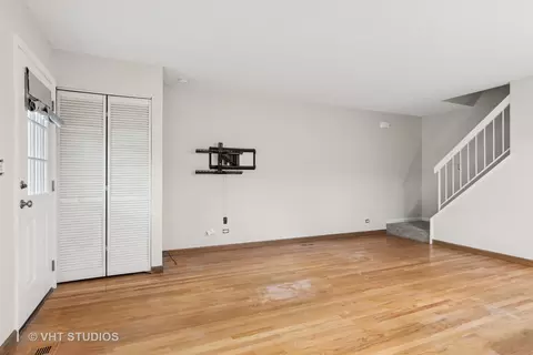 1657 Williamsburg Ct #E, Wheaton, IL 60189 photo 12