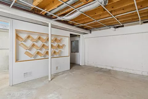 1657 Williamsburg Ct #E, Wheaton, IL 60189 photo 16