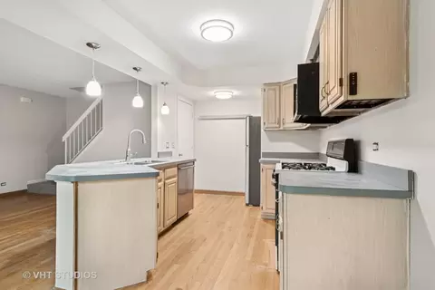 1657 Williamsburg Ct #E, Wheaton, IL 60189 photo 4