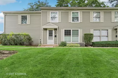 1657 Williamsburg Ct #E, Wheaton, IL 60189