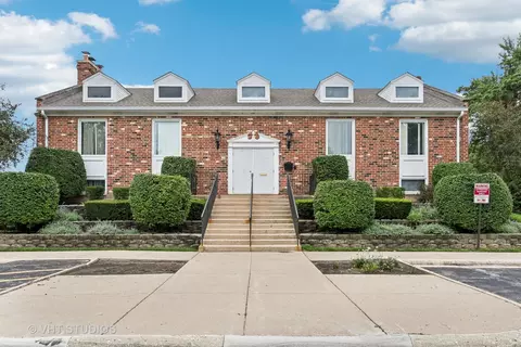 1657 Williamsburg Ct #E, Wheaton, IL 60189 photo 25