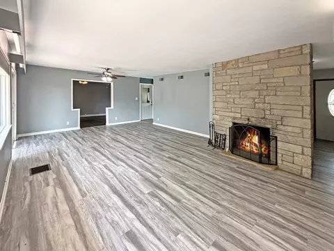 Living - 1155 Lacresta Dr, Freeport, IL 61032 photo 1 of 5