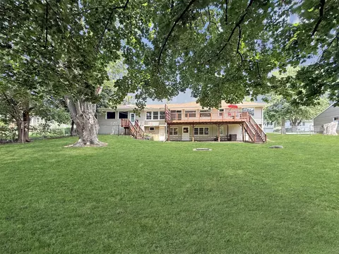 Exterior - 1155 Lacresta Dr, Freeport, IL 61032 photo 2 of 2