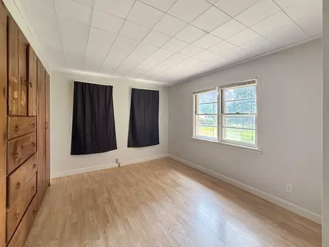 Bedroom - 1155 Lacresta Dr, Freeport, IL 61032 photo 5 of 6