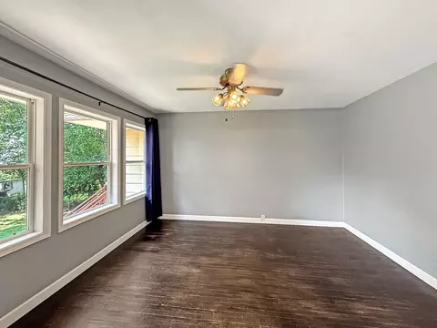 Living - 1155 Lacresta Dr, Freeport, IL 61032 photo 4 of 5