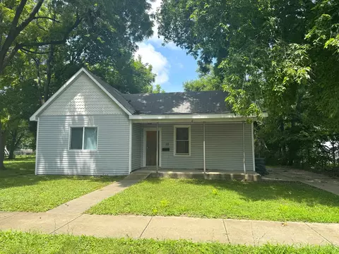 610 E Columbia Ave, Champaign, IL 61820