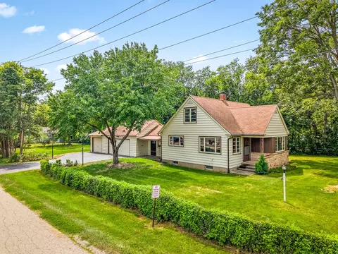 328 E Union St, Rockton, IL 61072 photo 4