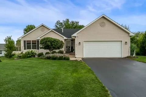5410 Hawkeye Trl, Machesney Park, IL 61115