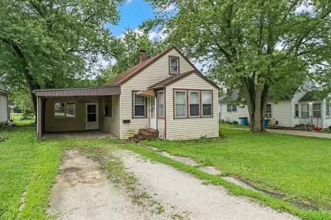 372 E Summer St, Paxton, IL 60957