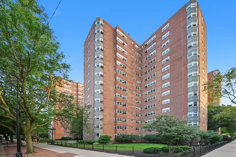 4980 N Marine Dr #738, Chicago, IL 60640