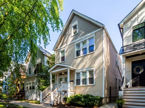 1920 W School St, Chicago, IL 60657