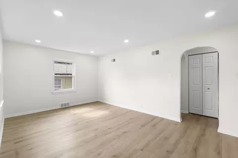 Living - 420 Ann St N, Elgin, IL 60120 photo 1 of 3