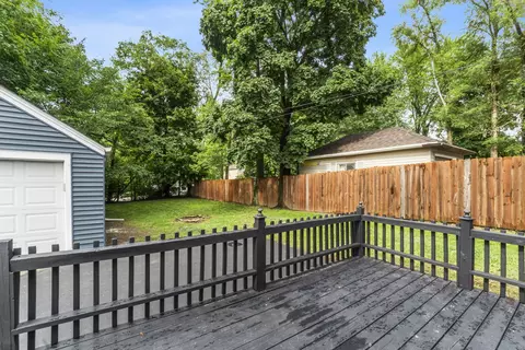 Exterior - 420 Ann St N, Elgin, IL 60120 photo 2 of 3