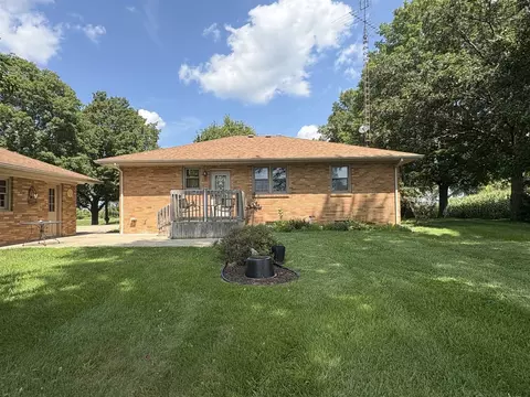 Exterior - 7262 E 3200 N Rd, Manville, IL 61319 photo 6 of 7
