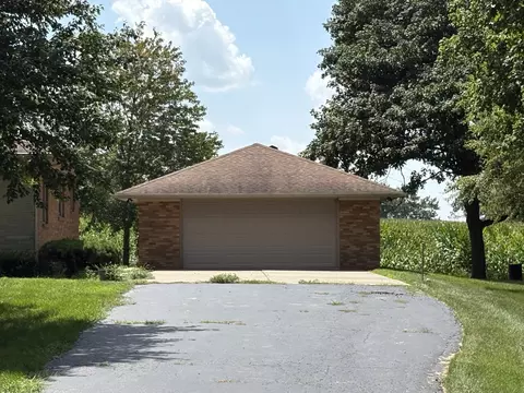Exterior - 7262 E 3200 N Rd, Manville, IL 61319 photo 2 of 7