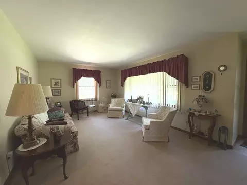 Living - 7262 E 3200 N Rd, Manville, IL 61319 photo 2 of 3