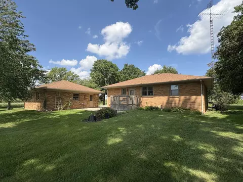 Exterior - 7262 E 3200 N Rd, Manville, IL 61319 photo 3 of 7