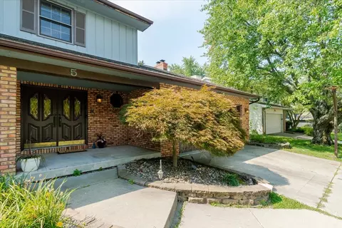 5 Gloucester Cir, Bloomington, IL 61704 photo 4