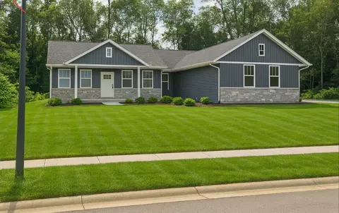 3833 Mackinaw Trl, Rockford, IL 61114