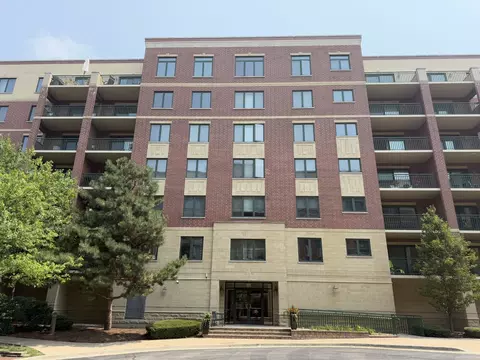 20 S Main St #506, Mount Prospect, IL 60056
