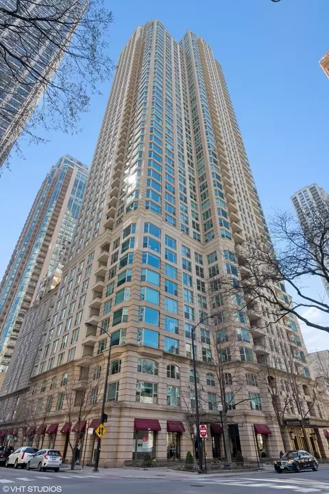 25 E Superior St #2402, Chicago, IL 60611