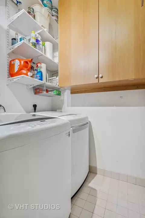 25 E Superior St #2402, Chicago, IL 60611 photo 24