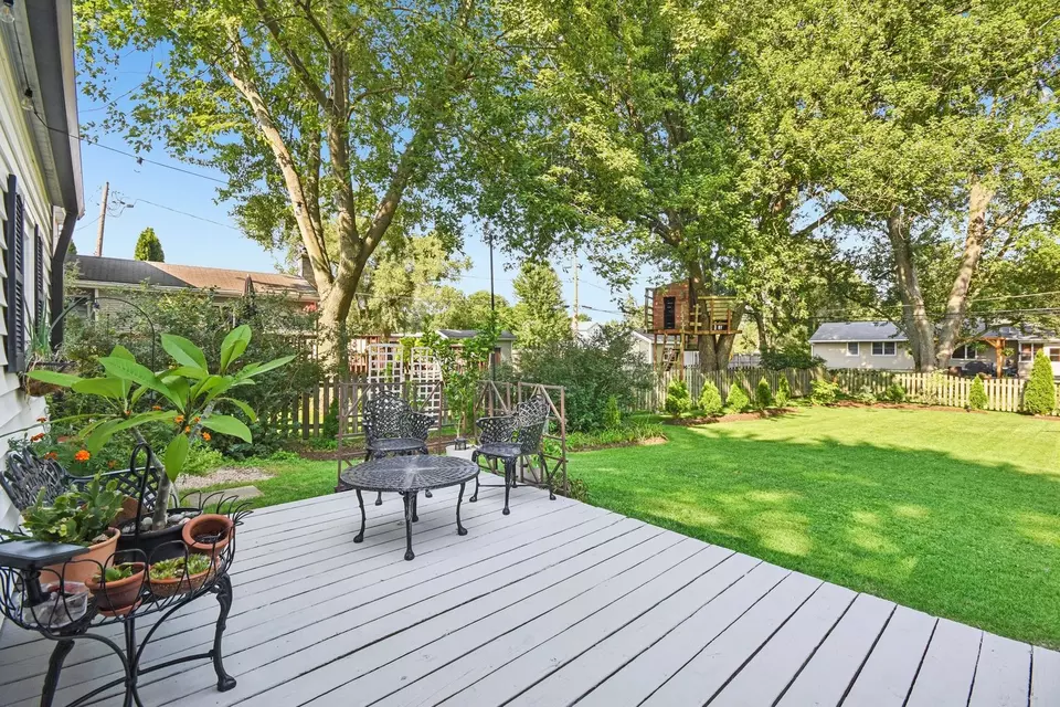 Exterior - 25 Nebraska St, Geneva, IL 60134 photo 5 of 12