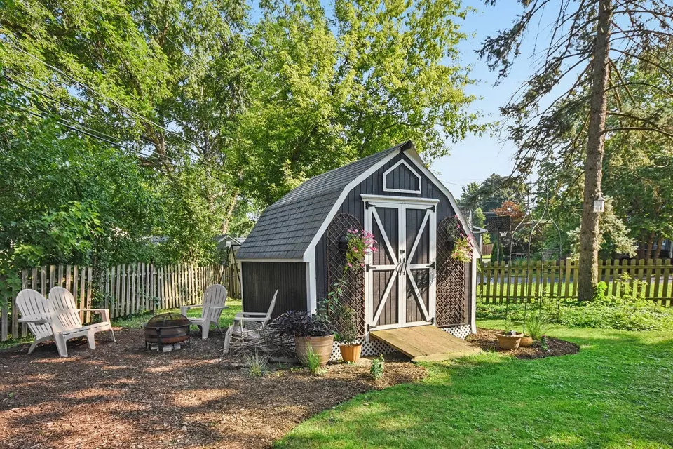 Exterior - 25 Nebraska St, Geneva, IL 60134 photo 11 of 12