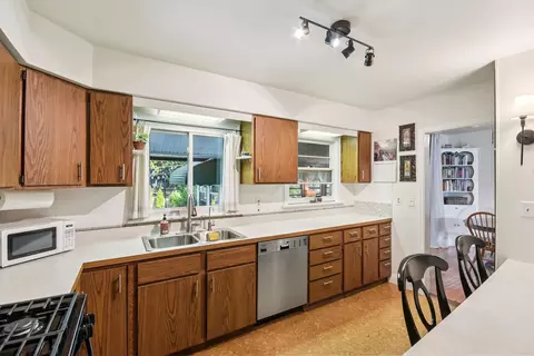 Kitchen - 25 Nebraska St, Geneva, IL 60134 photo 1 of 3