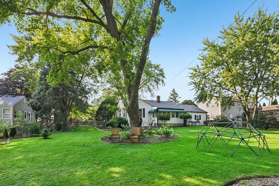 Exterior - 25 Nebraska St, Geneva, IL 60134 photo 7 of 12