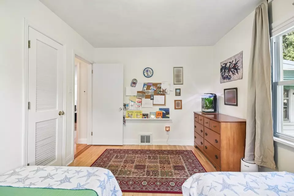 Bedroom - 25 Nebraska St, Geneva, IL 60134 photo 4 of 4