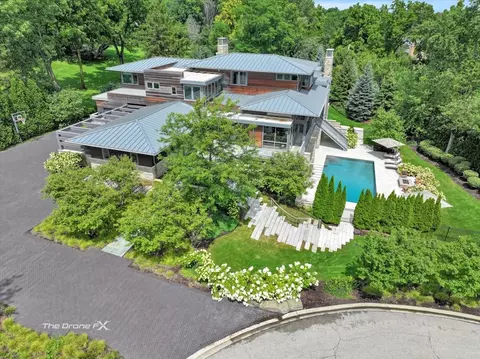 412 Fox Trail Ct, Oak Brook, IL 60523