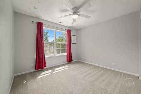 Bedroom - 300 Monument Rd, Elgin, IL 60124 photo 5 of 5