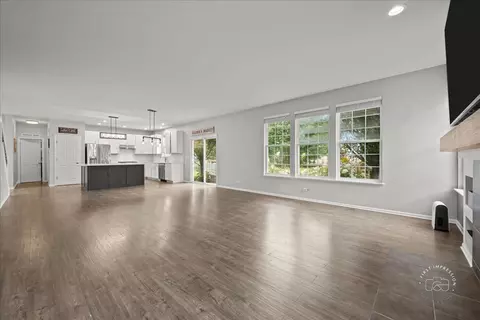Living - 300 Monument Rd, Elgin, IL 60124 photo 5 of 7