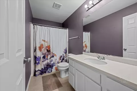 Bath - 300 Monument Rd, Elgin, IL 60124 photo 4 of 5