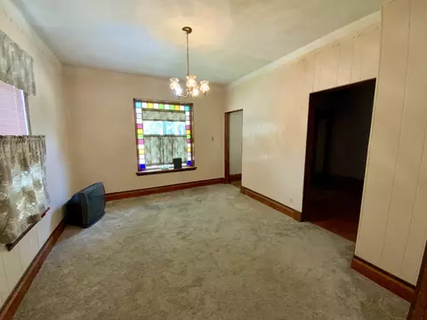 Living - 403 Edwards St, Aurora, IL 60505 photo 1 of 3
