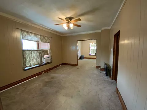 Living - 403 Edwards St, Aurora, IL 60505 photo 2 of 3