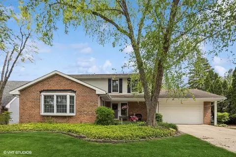 6531 Deerpath Ct, Lisle, IL 60532