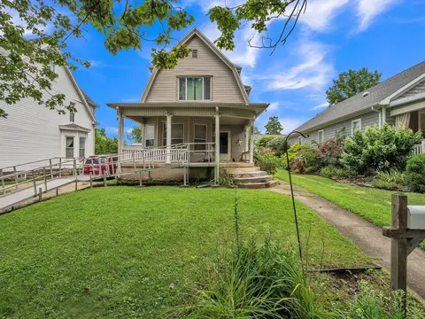 318 E 1st St, Mount Carmel, IL 62863 photo 1